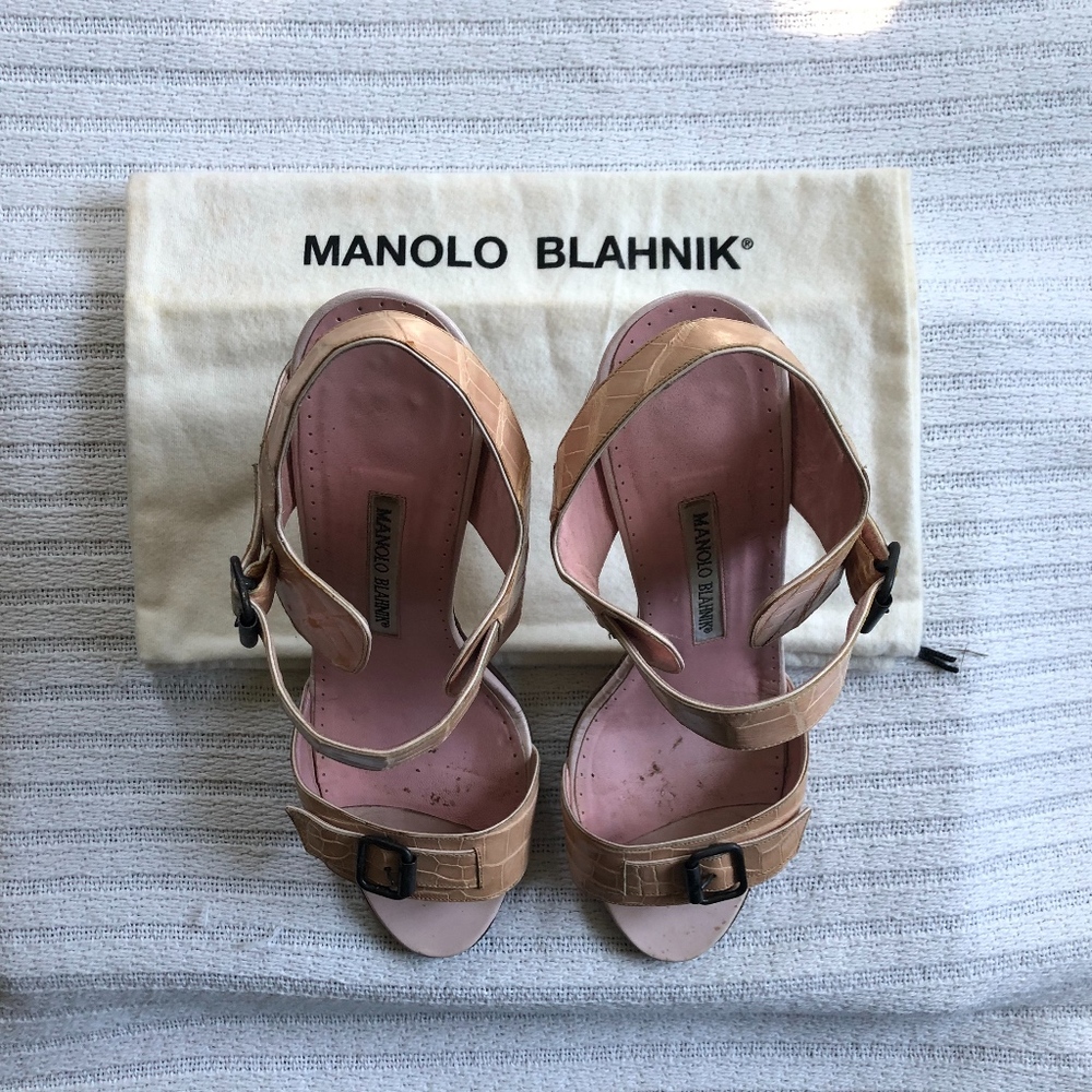 Manolo Blahnik Shoes | Pump Size 38